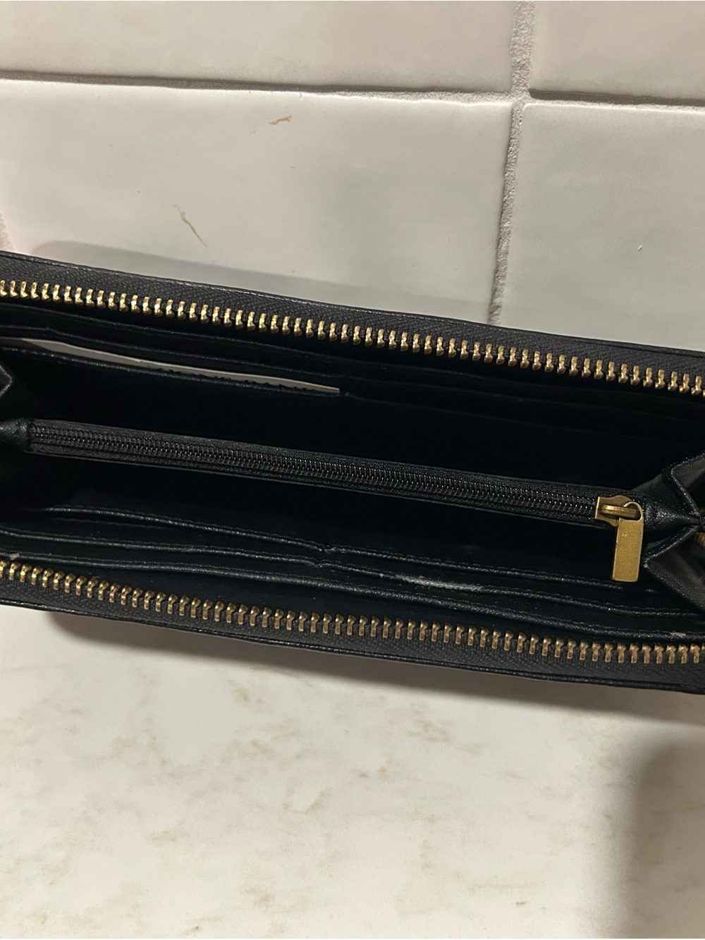 Fossil Women’s Black Solid Zip-Around Wallet Organizer w/ Credit Card Slots